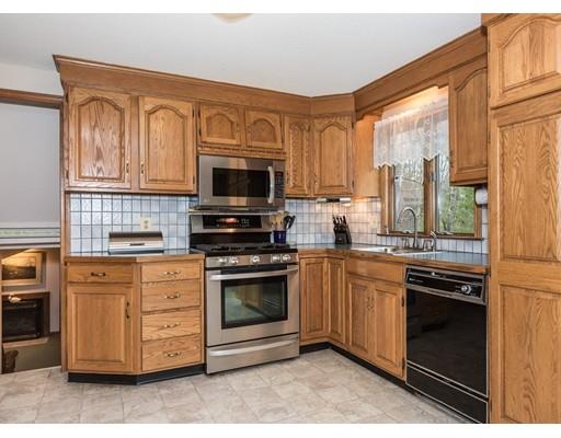 128 Tamarack Dr, Springfield, MA 01129 photo 5
