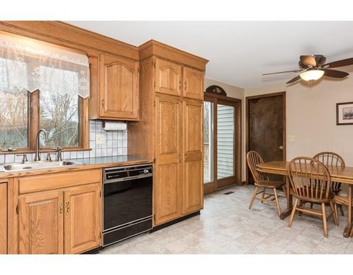 128 Tamarack Dr, Springfield, MA 01129 photo 4