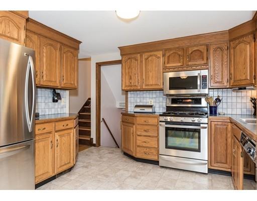 128 Tamarack Dr, Springfield, MA 01129 photo 3