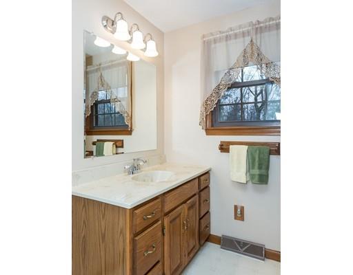 128 Tamarack Dr, Springfield, MA 01129 photo 20