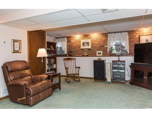 128 Tamarack Dr, Springfield, MA 01129 photo 14