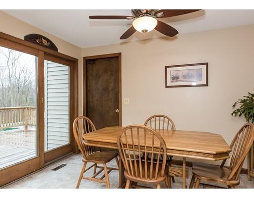 128 Tamarack Dr, Springfield, MA 01129 photo 7