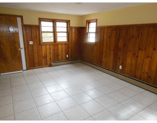 1082 Plumtree Rd, Springfield, MA 01119 photo 9