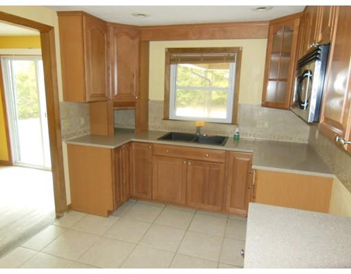 1082 Plumtree Rd, Springfield, MA 01119 photo 8