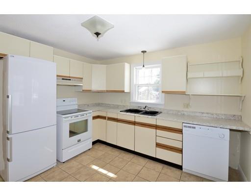 155 Carroll St, Springfield, MA 01108 photo 2