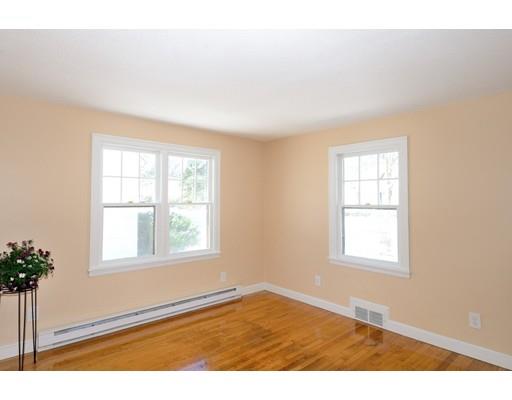 155 Carroll St, Springfield, MA 01108 photo 4