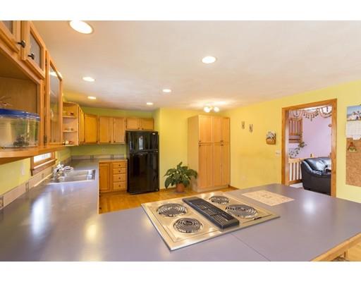 5 Ethelyn Cir, Maynard, MA 01754 photo 4