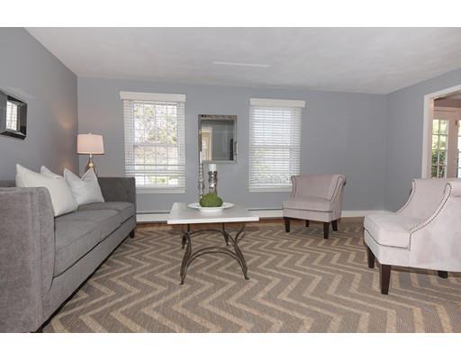 49 Eisenhower Cir, Wellesley, MA 02482 photo 3