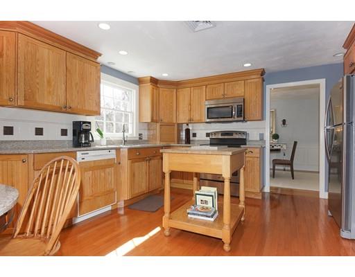 49 Eisenhower Cir, Wellesley, MA 02482 photo 5