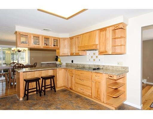 2 Oakwood Rd, Acton, MA 01720 photo 4
