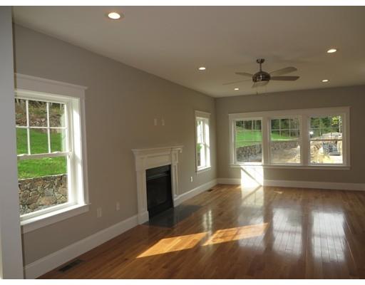 8 Emily Way, Beverly, MA 01915 photo 4