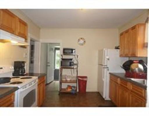 95 Rochelle St, Springfield, MA 01109 photo 3