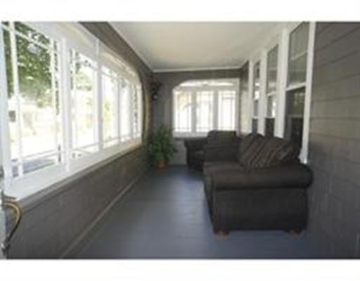 95 Rochelle St, Springfield, MA 01109 photo 2