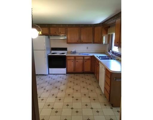 75 Hartford Ave E, Mendon, MA 01756 photo 10