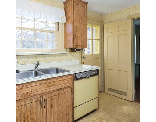 1939 Parker St, Springfield, MA 01128 photo 3