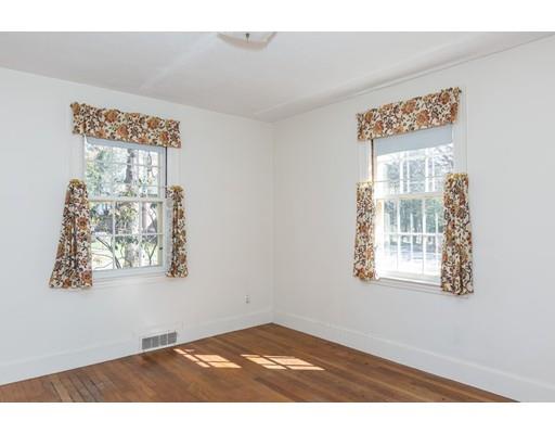1939 Parker St, Springfield, MA 01128 photo 5