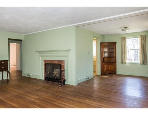 1939 Parker St, Springfield, MA 01128 photo 2