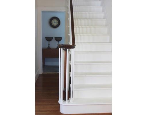 77 Wayne St, Springfield, MA 01118 photo 4