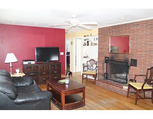 76 Ray St, Webster, MA 01570 photo 2