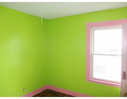 96 Rochelle St, Springfield, MA 01109 photo 9