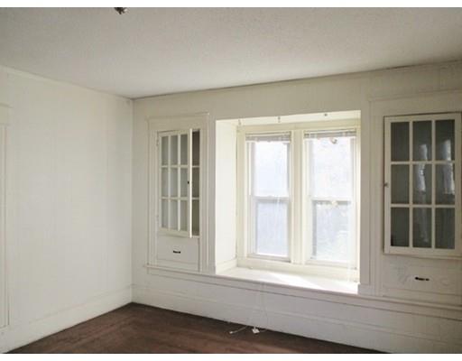96 Rochelle St, Springfield, MA 01109 photo 3