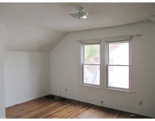 96 Rochelle St, Springfield, MA 01109 photo 8