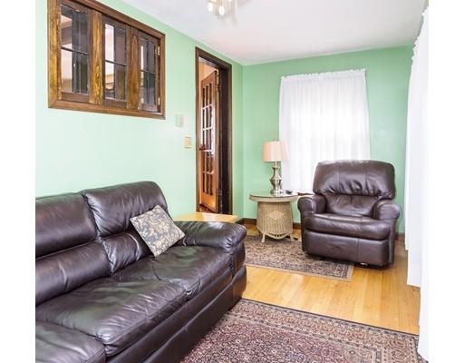 4 Larkspur St, Springfield, MA 01108 photo 9