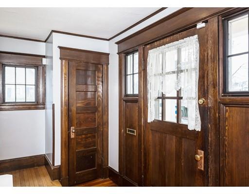 4 Larkspur St, Springfield, MA 01108 photo 3