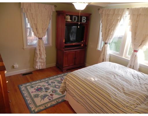 1 Fenmere Ave, Wellesley, MA 02482 photo 9