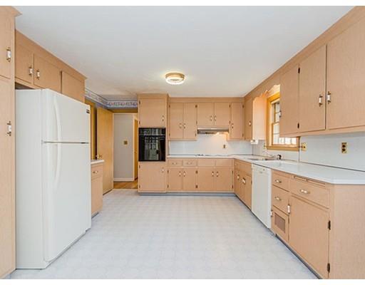 51 Scott Cir, Dedham, MA 02026 photo 9