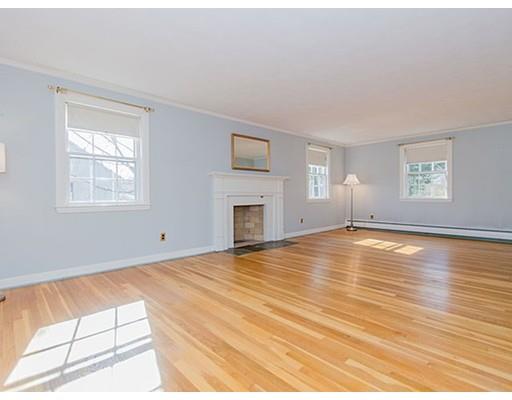 51 Scott Cir, Dedham, MA 02026 photo 3