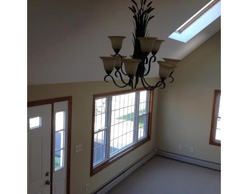 21 Dixfield St, Worcester, MA 01606 photo 6