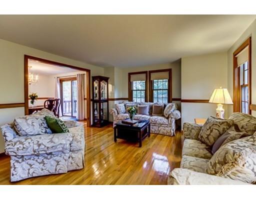 4 Thayer St, Upton, MA 01568 photo 9