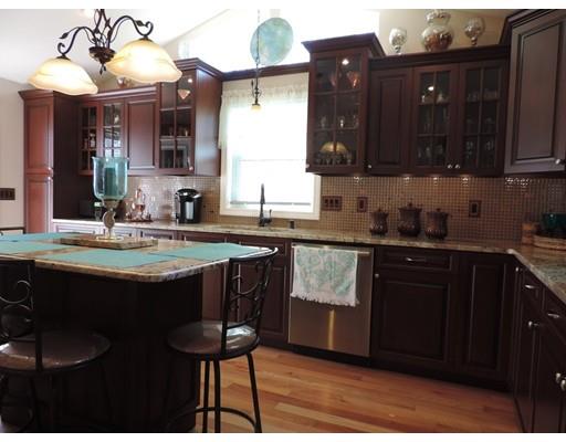 651 Valentine St, Fall River, MA 02720 photo 4