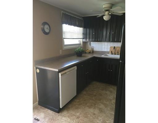 73 Wakefield St, Springfield, MA 01151 photo 9