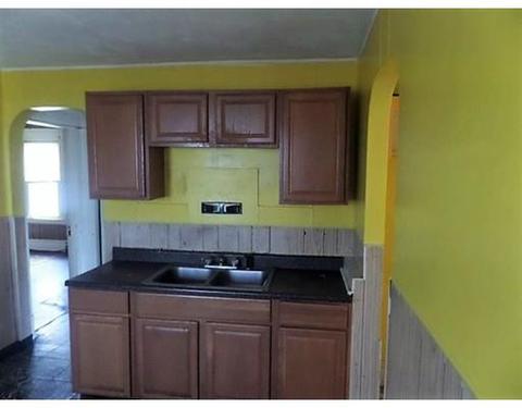 173 Maynard St, Springfield, MA 01109 photo 2