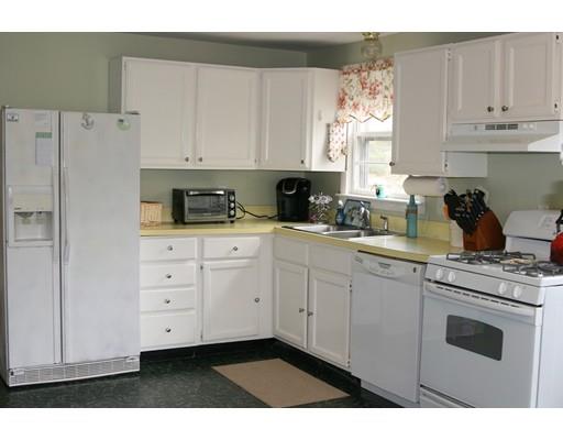 10 Gardonia St, Wareham, MA 02571 photo 3