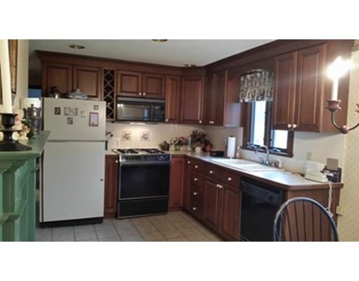 163 Croyden Ter, Springfield, MA 01104 photo 2