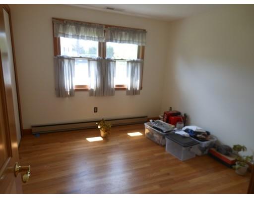 2 Sandra Rd, Easthampton, MA 01027 photo 8