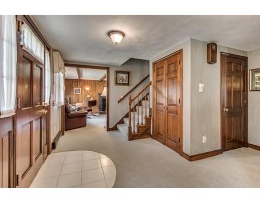 4 Mary Dr, Mendon, MA 01756 photo 6