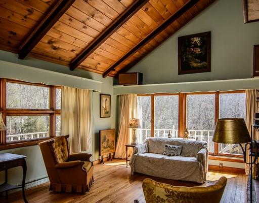 17 Walnut St, Upton, MA 01568 photo 5