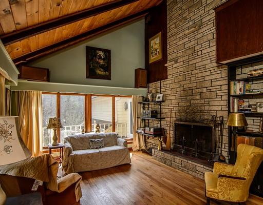 17 Walnut St, Upton, MA 01568 photo 4