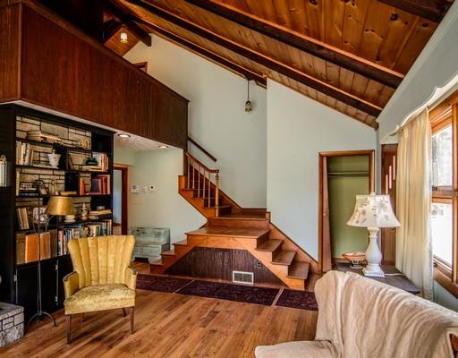 17 Walnut St, Upton, MA 01568 photo 3