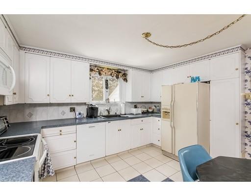 70 Tiffany St, Springfield, MA 01108 photo 8