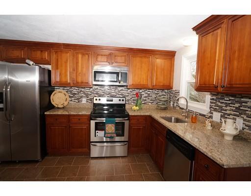 33 Maple St, Randolph, MA 02368 photo 4