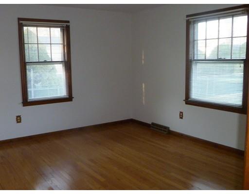 33 Lancaster St, Springfield, MA 01118 photo 10