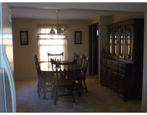 33 Lancaster St, Springfield, MA 01118 photo 6