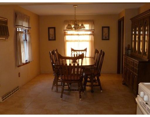 33 Lancaster St, Springfield, MA 01118 photo 5