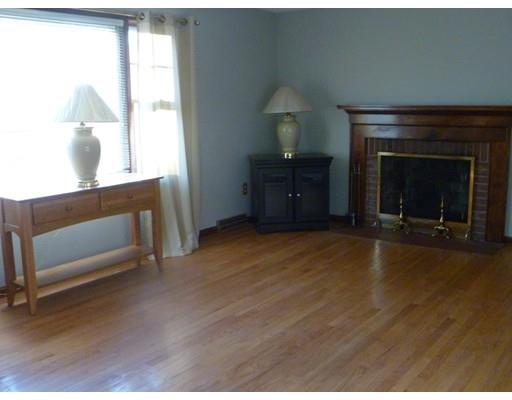33 Lancaster St, Springfield, MA 01118 photo 8