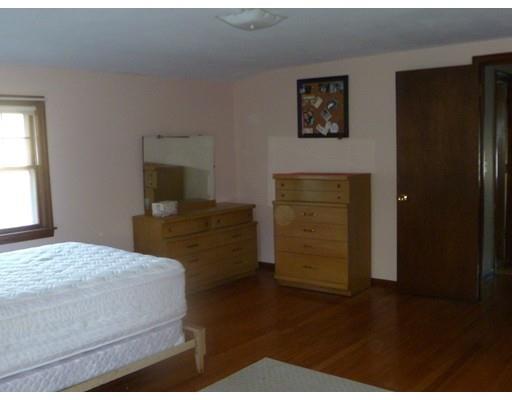 33 Lancaster St, Springfield, MA 01118 photo 12